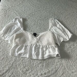 Women’s forever 21 white crop top blouse size XL